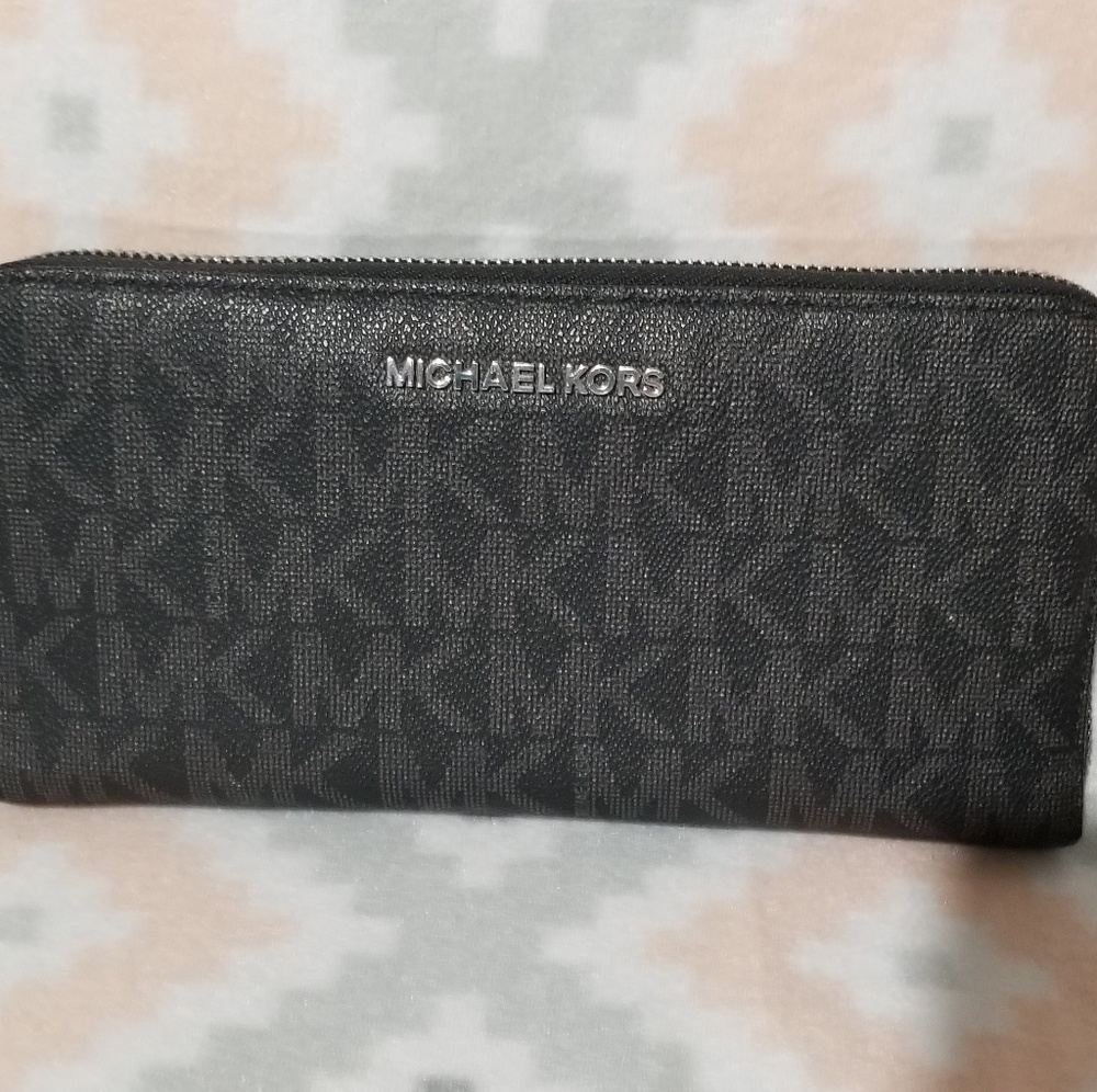 Beautiful Michael Kors wallet